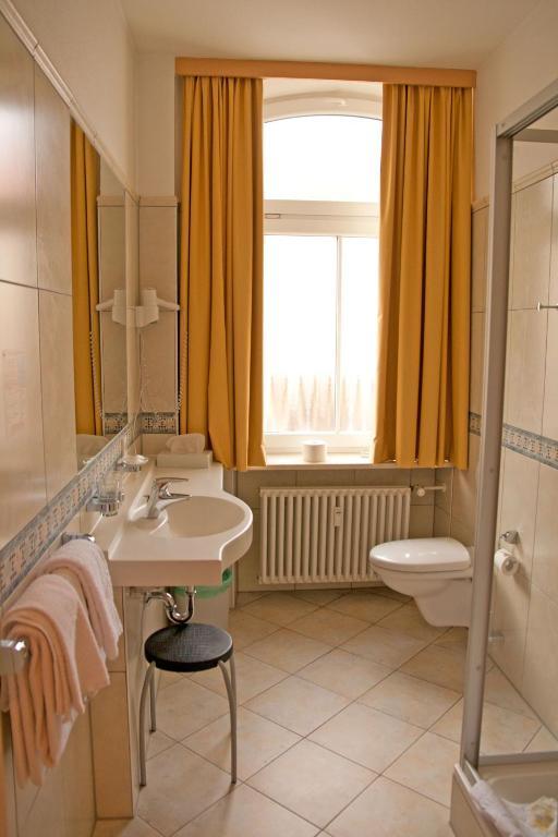 Bischofshof Braustuben Otel Regensburg Oda fotoğraf